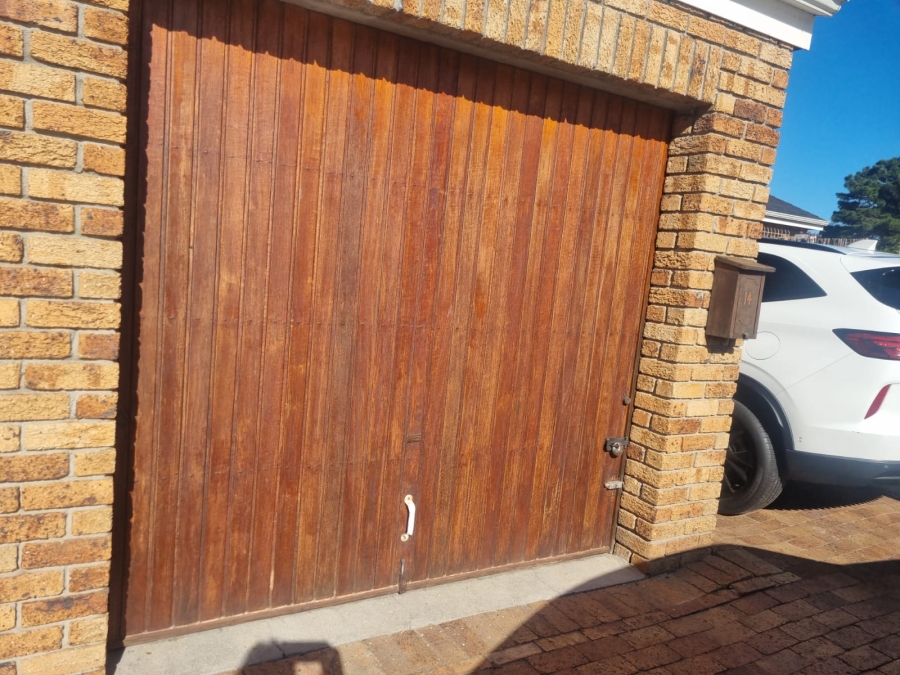 2 Bedroom Property for Sale in Welgelegen Western Cape